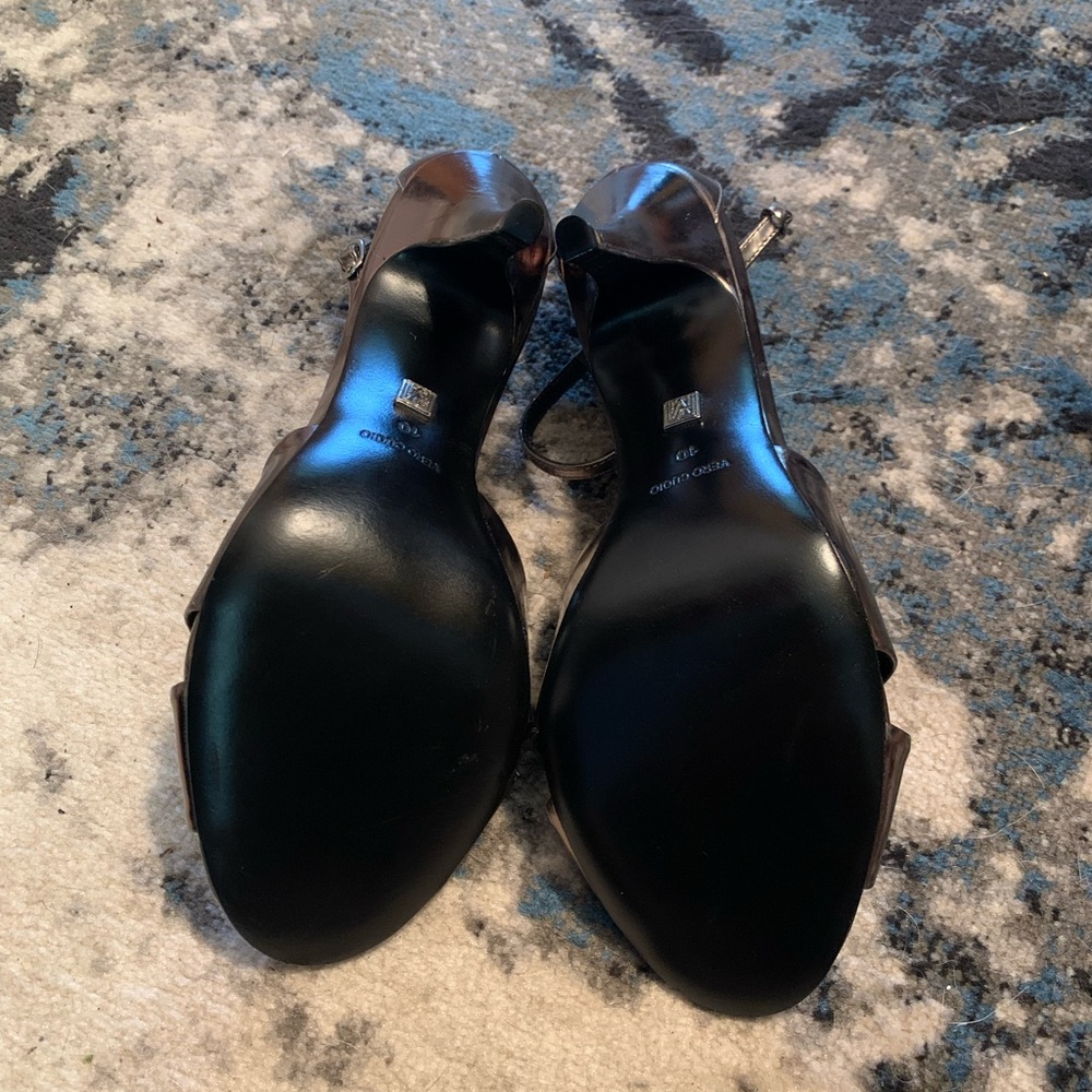 Shoes - Picture 4 of 8